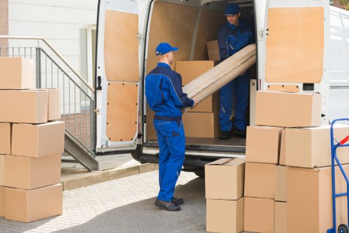 Removal truck hire service for moving homes in Canningtown